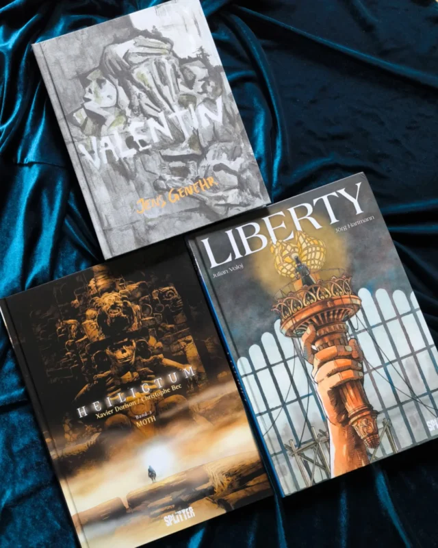#coverloadparty bei @majas.wortschmiede
Im Doppelpack, denn letzte Woche hatte ich noch nicht gepostet.

Fangen wir mit dem aktuellen Thema an #statuen

LIBERTY @splitterverlag und damit nochmal die Freiheitsstatue
HEILIGTUM @splitterverlag mit einigen Statuen, die in die Wände geschlagen wurden
VALENTIN @goldenshop.hb mit der Abbildung einer Statue auf dem Cover, die sich vor dem Gedenkort des Bunker Valentin findet

Letzte Woche war das Thema #städte

JERUSALEM @jacoby.stuart Jahrtausende Stadtgeschichte
RORK @schreiberleserverlag fantastisches Cover
DRAGMAN @schaltzeitverlag sehr lesenswert und perfekt für den #pridemonth
VERLORENE STÄDTE @crosscult hat immerhin die Städte im Namen

Ich hätte noch viel mehr mit Städtennamen da gehabt, aber das zählt ja nicht so richtig 

#bookstagramdeutsch #nadelnerdscomics #covermitstadt #nadelnerdsbücher #covermitstatue #bookstagram #germanbookstagram #bookflatlay #zeigthereurebücher #comics #buchchallenge #bücher